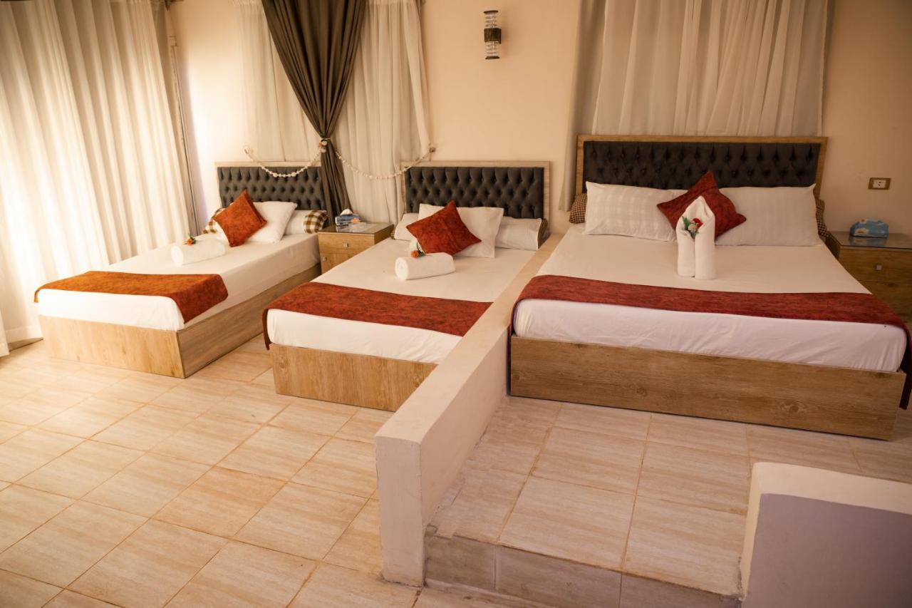 Heru Pyramids View Hotel Cairo Exterior photo